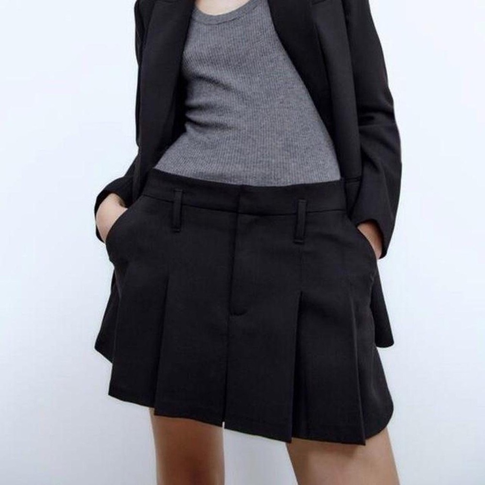zara black pleated mini skirt size L